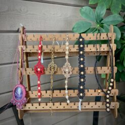 Halsband och armband i makramé, mikromakramé