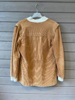 Tidlös vintage jacka i ljusbrun manchester med ljus sweatshirt-krage